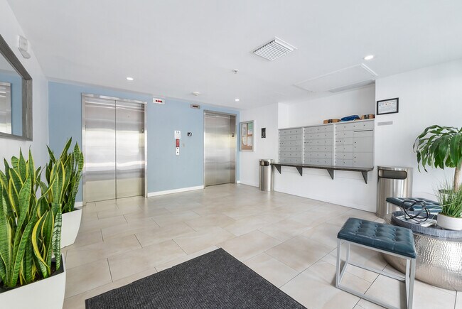 Building Photo - 2740 SW 28th Ter