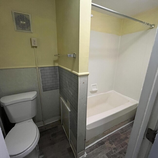 629 Maple St, Scranton, PA 18505 House Rental in Scranton, PA