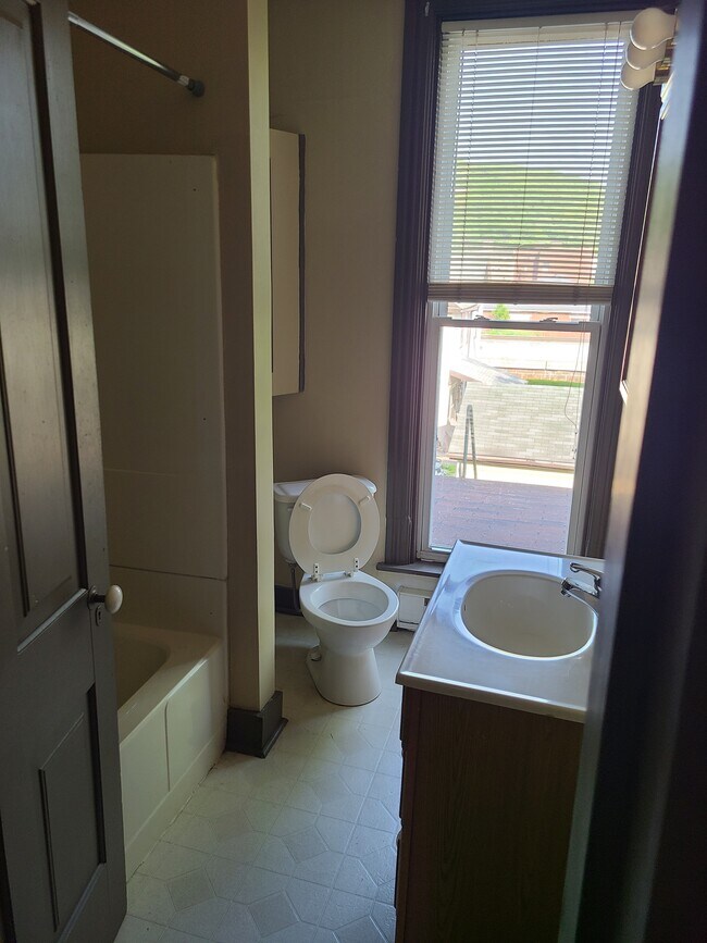 1008 Lincoln Ave Unit 2, Tyrone, PA 16686 1008 Lincoln Ave Tyrone, PA