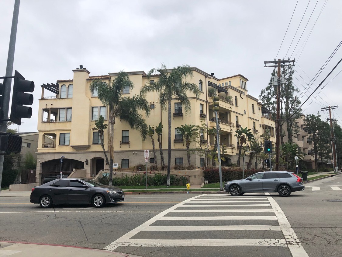 Foto principal - 11701 Montana Ave
