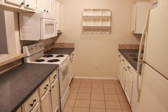 Foto del edificio - 5550 Spring Valley Rd