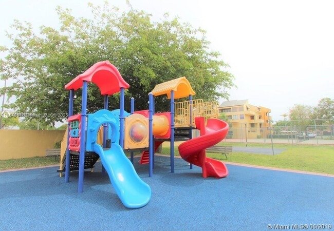 Foto del edificio - 10400 SW 108th Ave