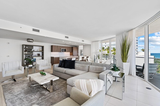 Building Photo - 401 N Birch Rd