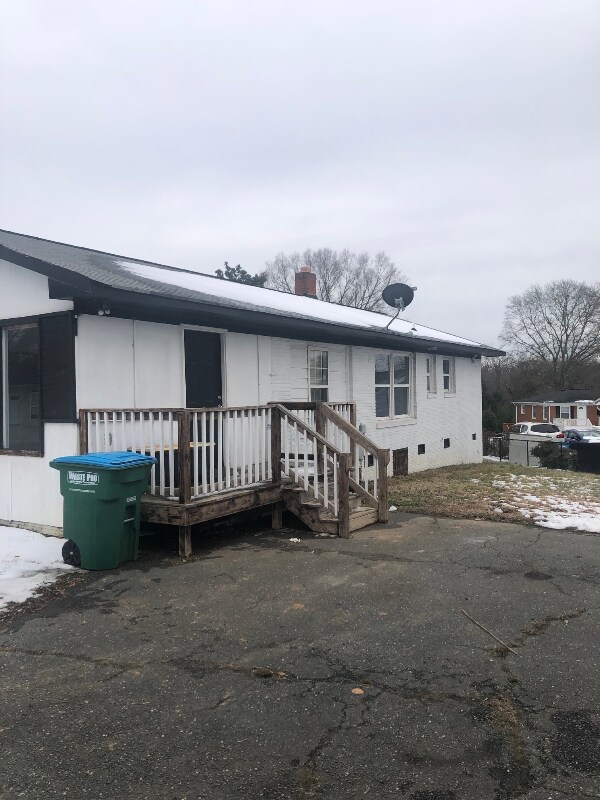 Foto del edificio - 106 Marine Dr