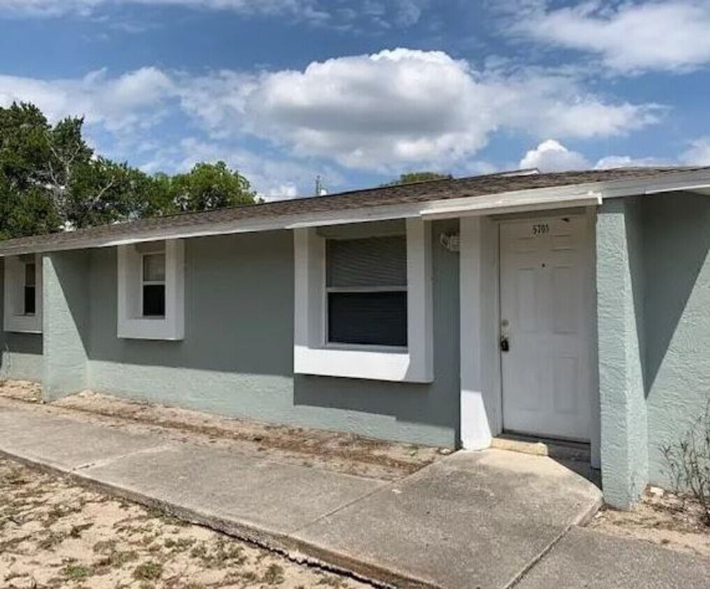 5703 Cheyenne Dr Unit Cheyenne Dr., Holiday, FL 34690 Room for Rent
