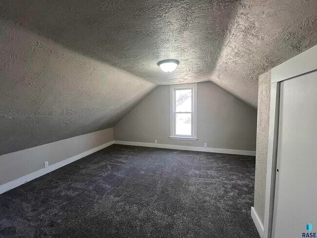 Foto del edificio - 409 N Oakley St