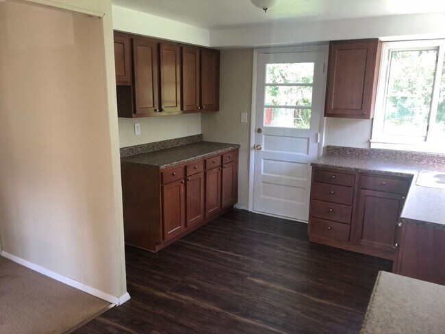 Foto del edificio - NEWLY RENOVATED 3bd 2ba home in Penn Hills!!