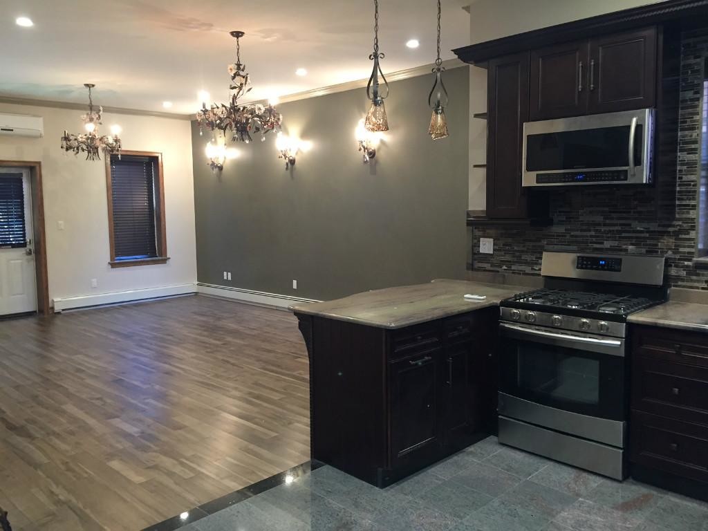 Foto principal - 8834 Fort Hamilton Pky