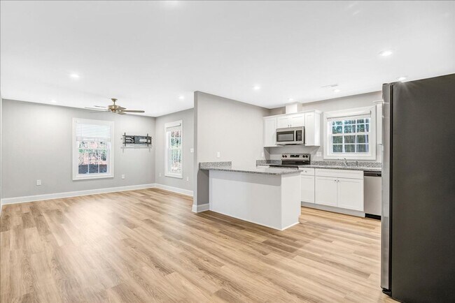 Foto del edificio - New Construction 3 Bedroom/2 Bathroom Homes with Garage