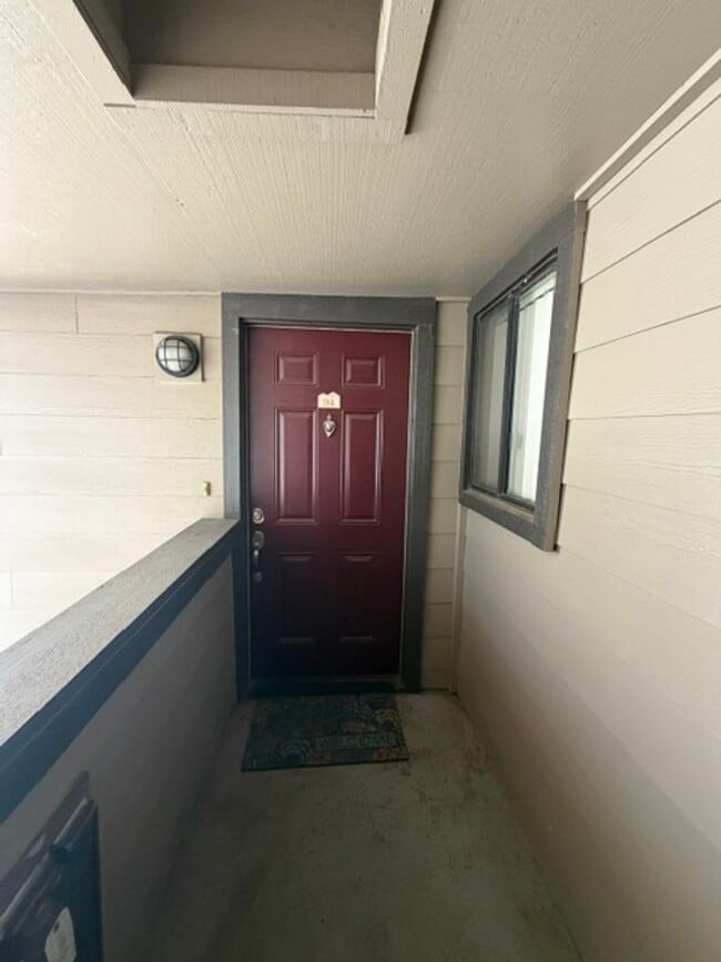 Building Photo - Nice 1 Bedroom and 1 Bathroom Condo $1,450.00