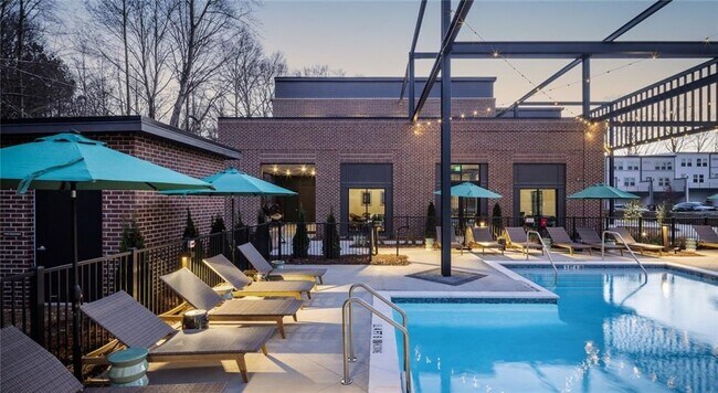 Foto del edificio - 5672 Peachtree Pkwy