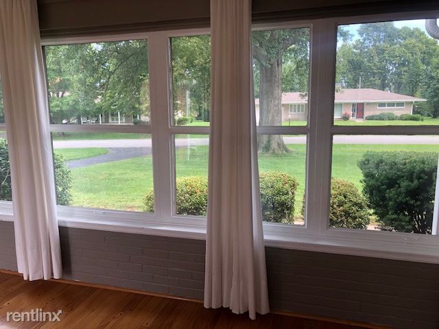 Building Photo - 3 br, 2 bath House - 3009 Meadowview Dr