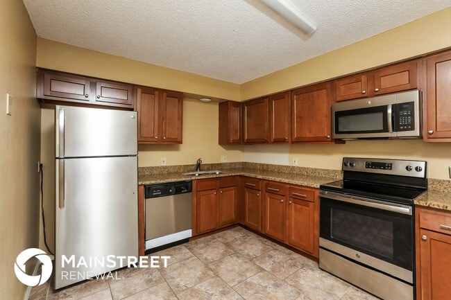 Building Photo - 441 S Sparkman Ave