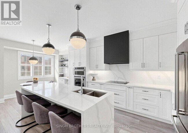 Photo du bâtiment - 1321 Granrock Crescent