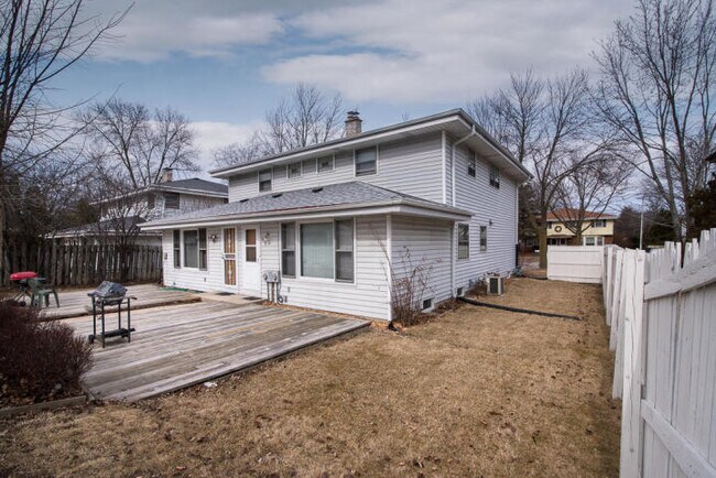 Building Photo - 10823 W Florist Ave