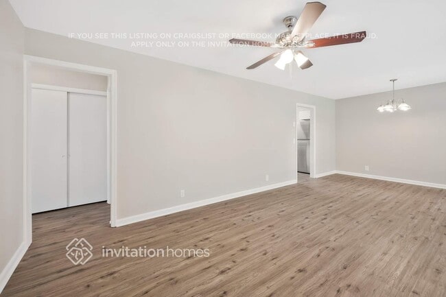 Building Photo - 907 Rexdale Dr