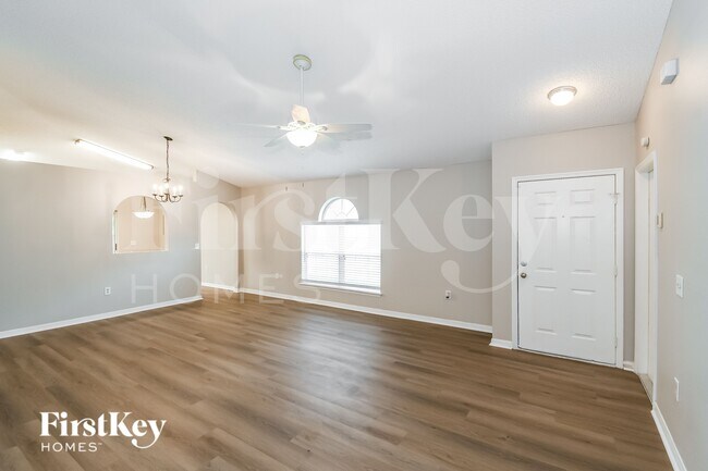 Foto del edificio - 6883 Playpark Trail W