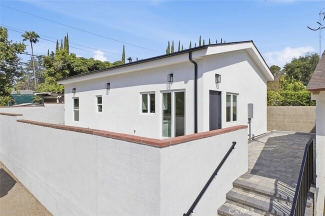 Building Photo - 1431 Montgomery Ave