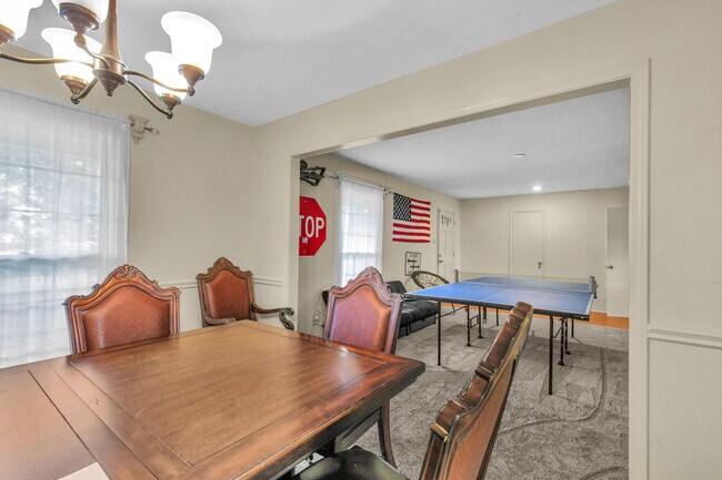 Building Photo - 6413 Pinehurst Run