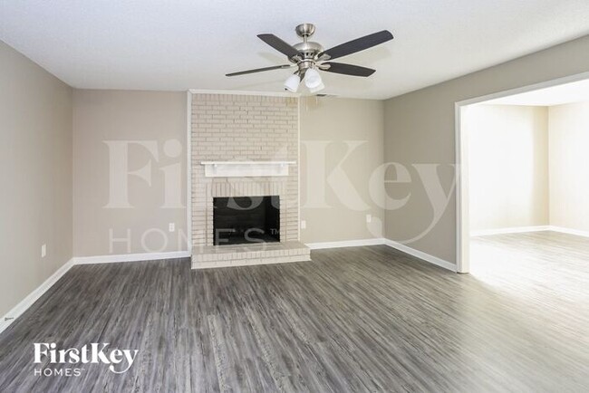 Foto del edificio - 7718 Blythwood Ln