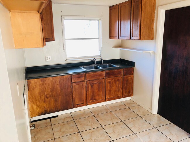 Building Photo - 210 Lee Dr