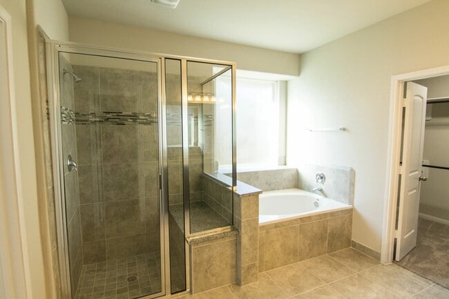 Building Photo - 618 Cypress Creek Ln