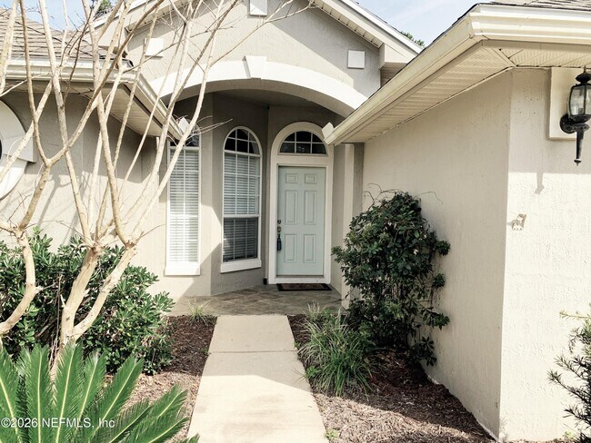 Foto del edificio - 681 Lake Stone Cir