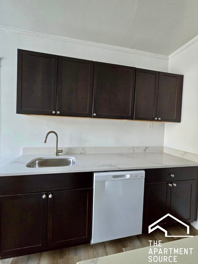 Foto del edificio - 4866 N Magnolia Ave