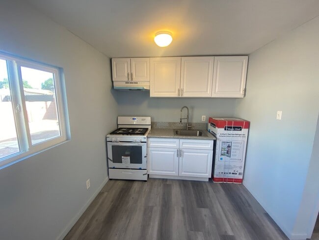 Foto del edificio - Remodeled Long Beach Studio ADU For Rent!