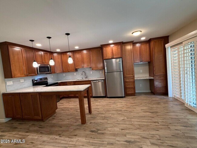 Foto del edificio - 5525 E Thomas Rd