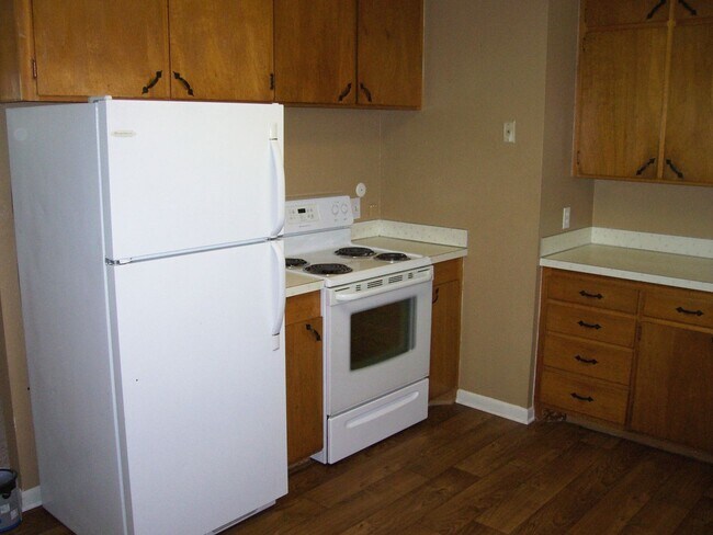 Foto del edificio - 3006 Butternut Dr