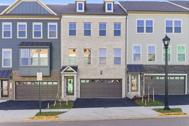 Photo - 1017 Venifena Terrace SE Townhome