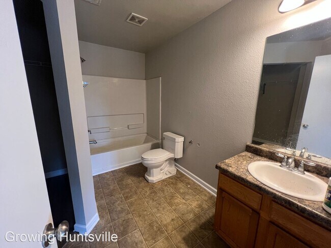 Foto del edificio - 3 br, 2 bath House - 200 Cloverbrook Drive