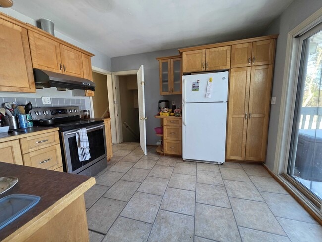 Building Photo - 127 Robert Wallace Dr