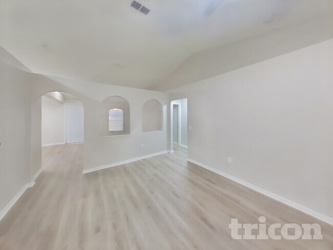 Building Photo - 4552 Gondolier Rd