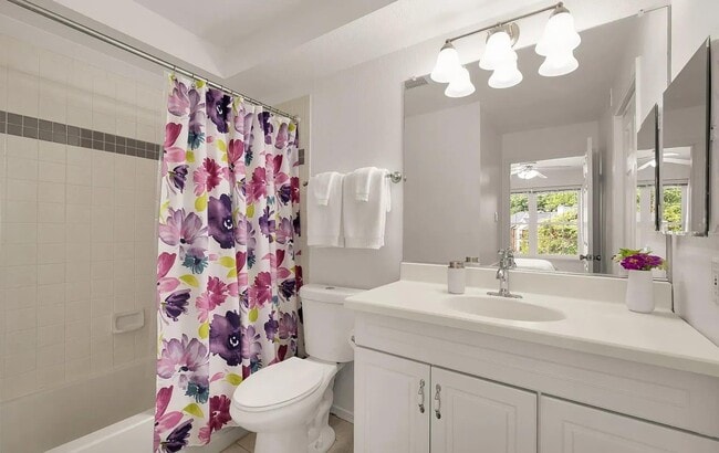 Foto del edificio - 3309 Wyndham Cir