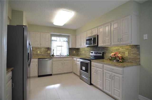 Building Photo - 1703 Mayflower Dr