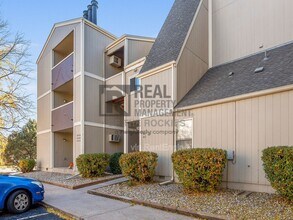 Building Photo - 512 E Monroe Dr