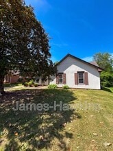 Building Photo - 713 Amity Ln