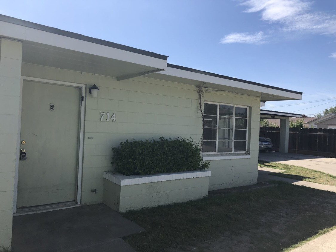 Foto principal - 710-716 Talbot St