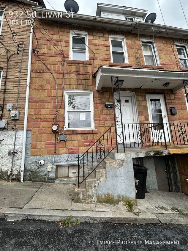 Primary Photo - 932 Sullivan St