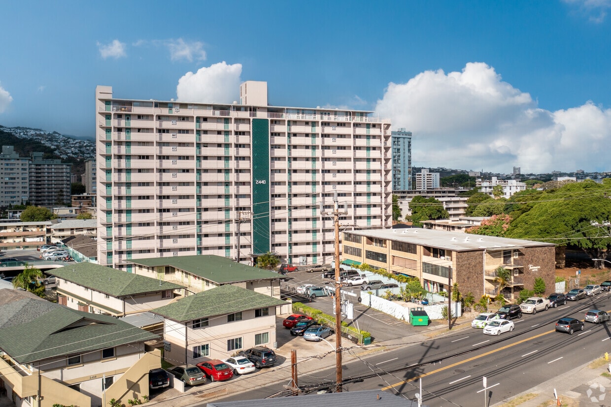 Terrace Towers Apartments in Honolulu, HI