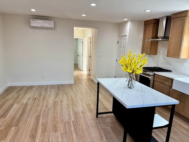 Building Photo - Beautifully Built 2-bedroom, 1.5-bath ADU ...