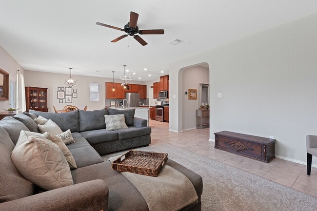 Foto del edificio - 476 Sheepshank Dr