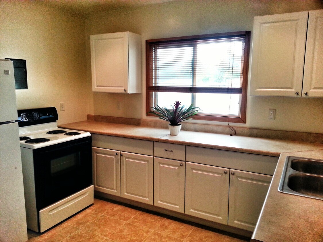 Kitchen - 2317 W Victory Blvd