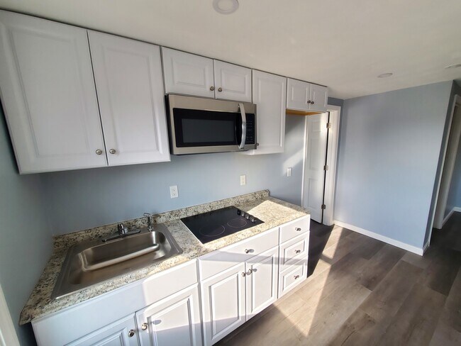 Building Photo - 289 Fellsway W