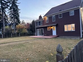 Building Photo - 227 Fairview Ave