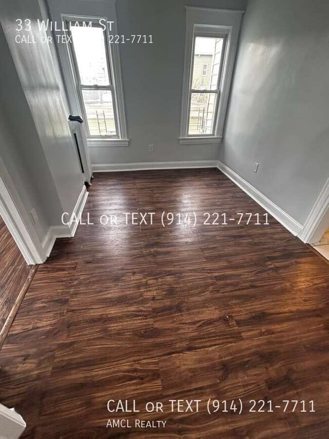 Building Photo - 33 William St