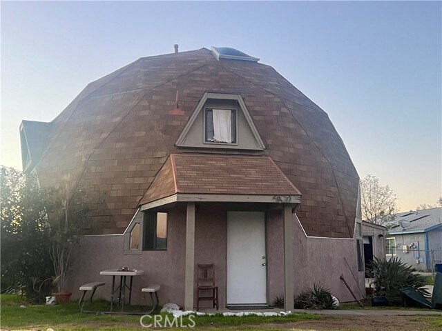 Building Photo - 5870 Robinson Ave