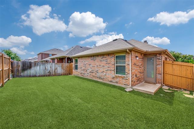 Building Photo - 15917 Alvarado Dr